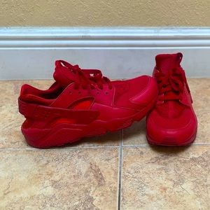 All Red Nike huaraches size